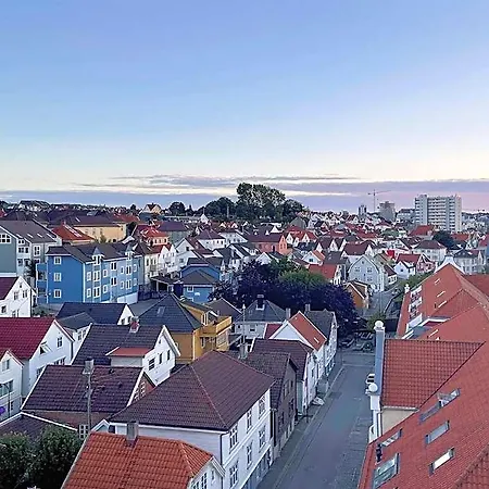 Nicolas 1 & Cozy 2 * Stavanger